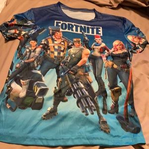 Men’s S Fortnite shirt!